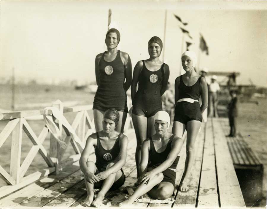 Women swimmers posing for a team photo. Norbert Schiller Collection Phot. Elias P. Sarraf
